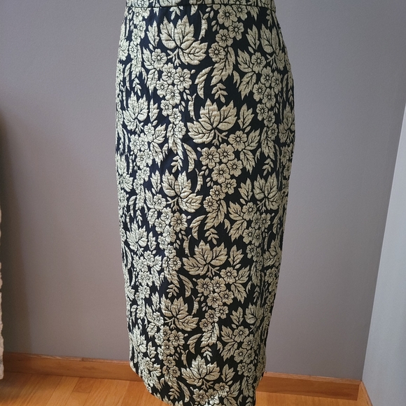 J. Crew 2 Pencil® skirt in metallic jacquard - Picture 3 of 6